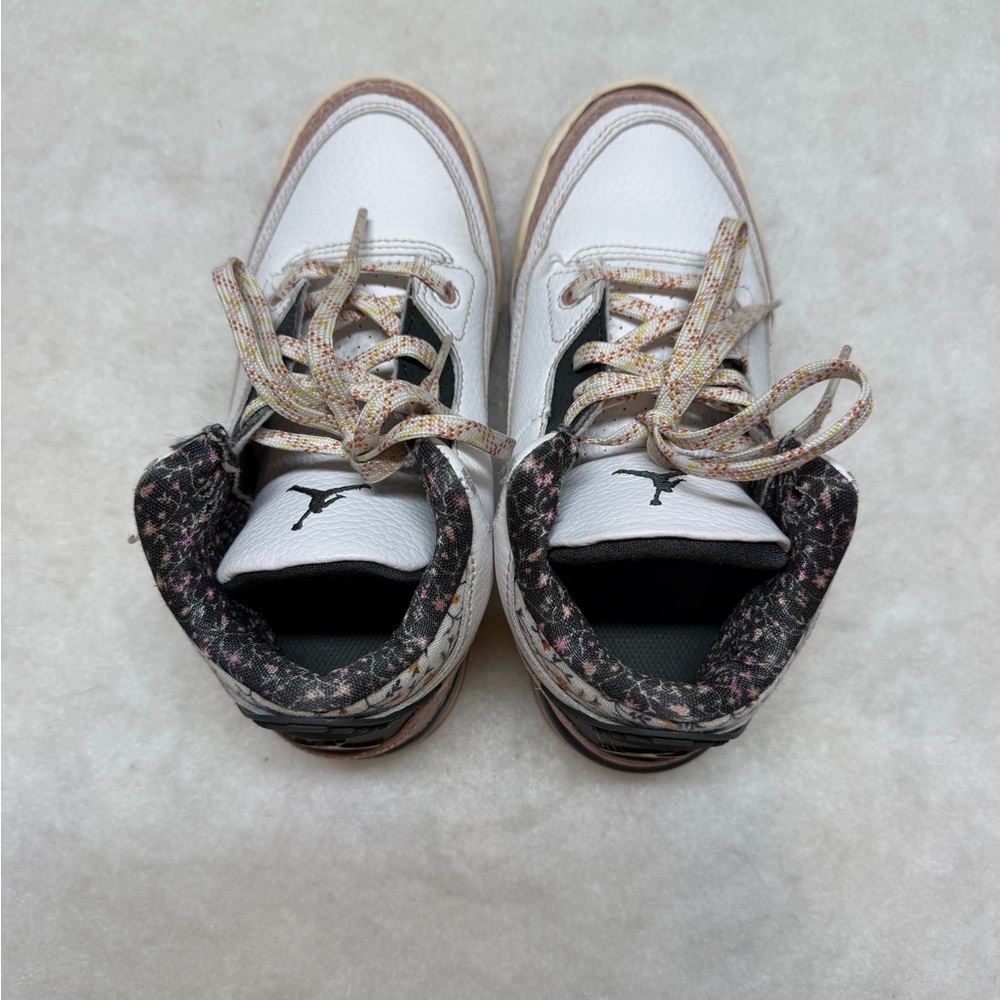 Nike Air Jordan 3 Retro Vintage Floral Youth Mid Shoes Size 1Y - Picture 4 of 9